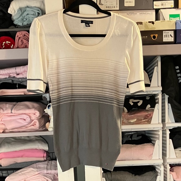 Tommy Hilfiger Grey & White Short Sleeve Sweater - Picture 2 of 5